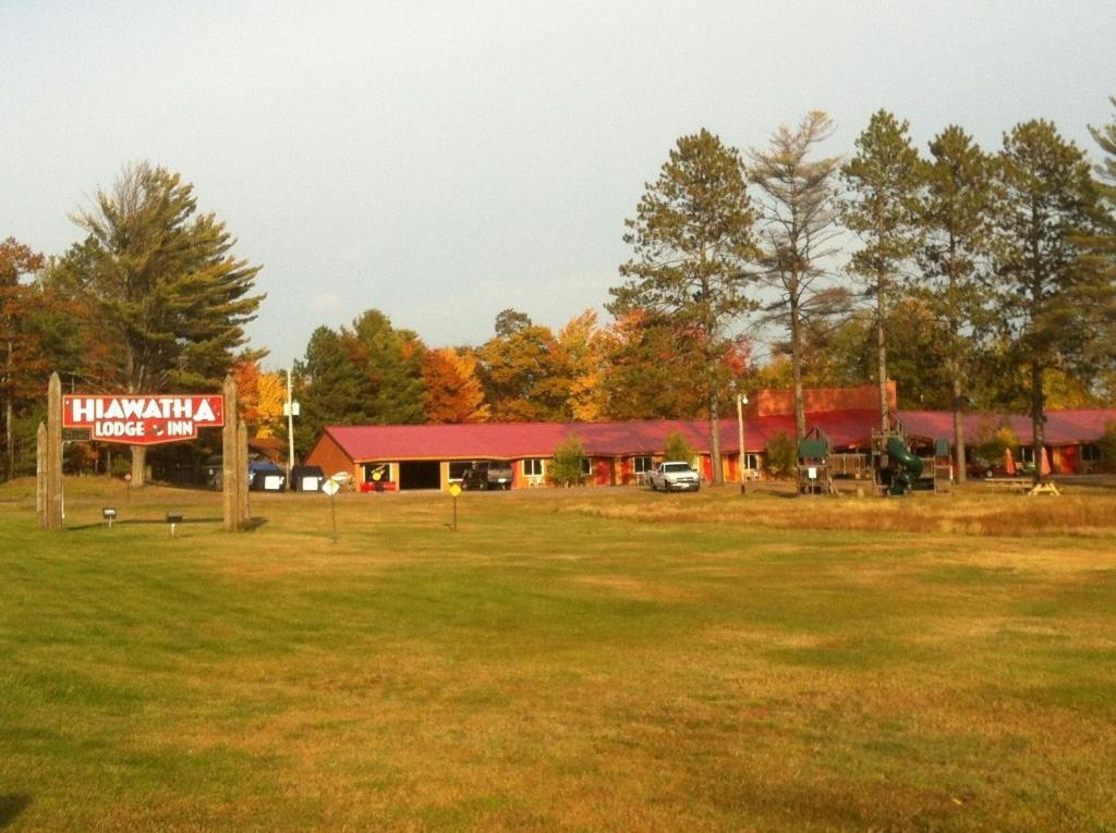 Hiawatha Lodge Inn Eagle River Kültér fotó